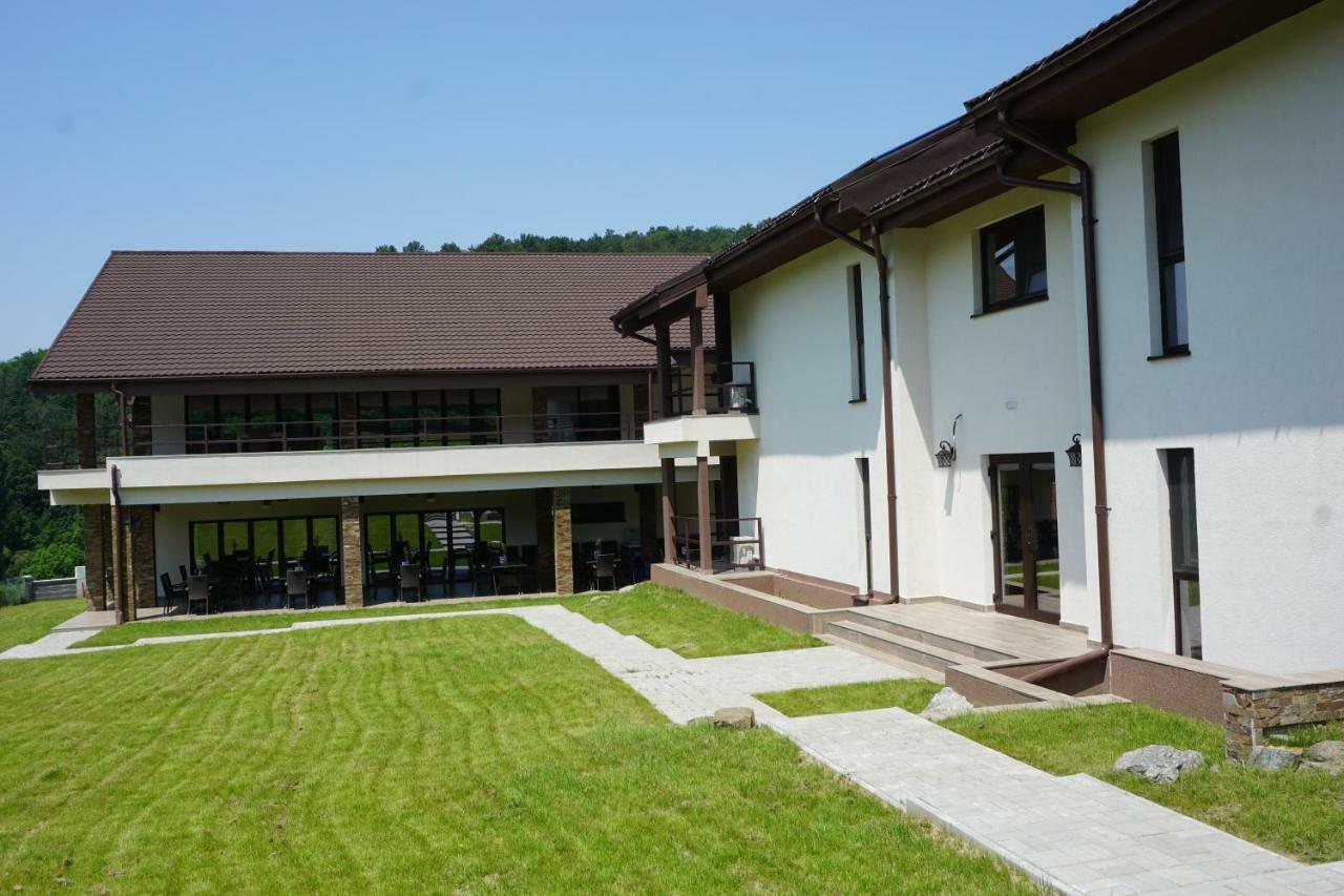 Pensiunea Patru Anotimpuri Sasca Romana ภายนอก รูปภาพ